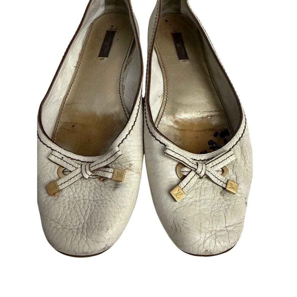 Louis Vuitton womens ballet flats white EU 39 US 8 Leather